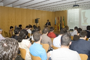 D. Diego Basco, Presidente  del CEEI Castell�n.  Inaugurando la entrega de los premios a la innovaci�n empresarial.. Pincha para ampliar