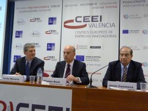 De izquierda a derecha: Carlos Navarro, Presidente del CEEI, M�ximo Buch, Conseller de Econom�a, Industria y Comercio, y Jes�s Casanova, Director del CEEI