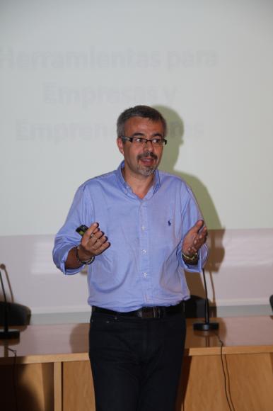 Moreno durante su ponencia en la jornada. Pincha para ampliar