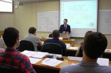 Alvaro Ben�tez en curso de contabilidad en la Escuela de negocios de C�mara Valencia