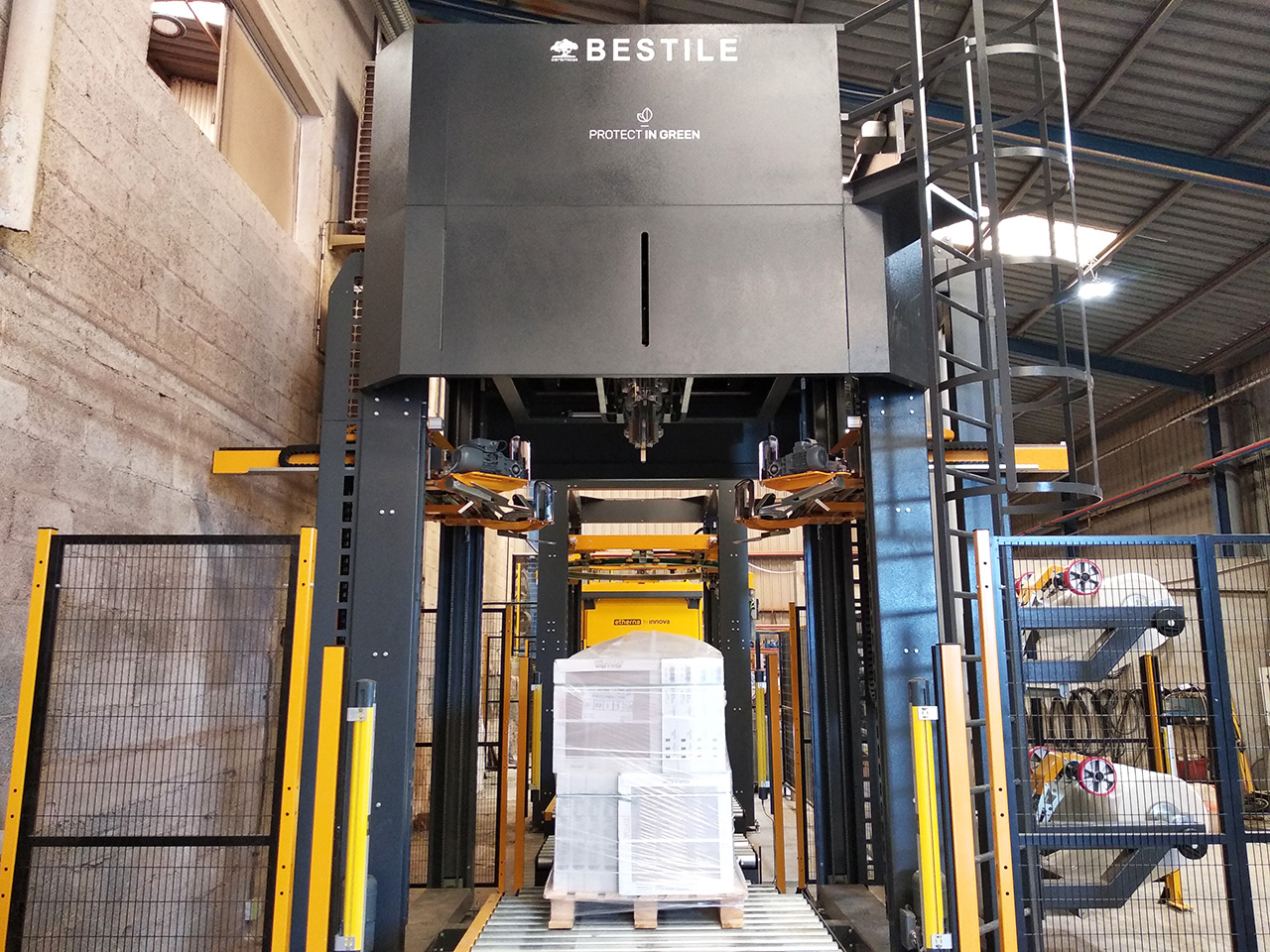 New Stretch Hood packaging line at Bestile