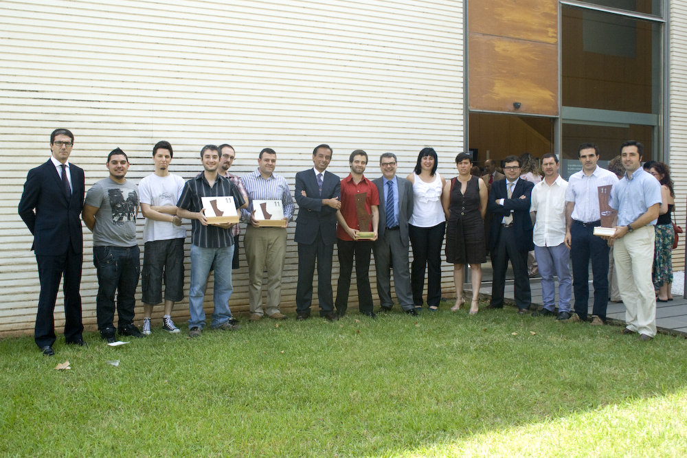 Premios CEEI IMPIVA 2011. Premiados y finalistas acompañados por D. Basco