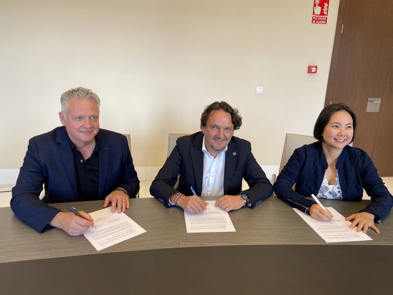 Michael Davie (Puerto de Halifax), Antonio Torregrosa (Fundaci�n Valenciaport) y Phanthian Zuesongdham (Puerto de Hamburgo)