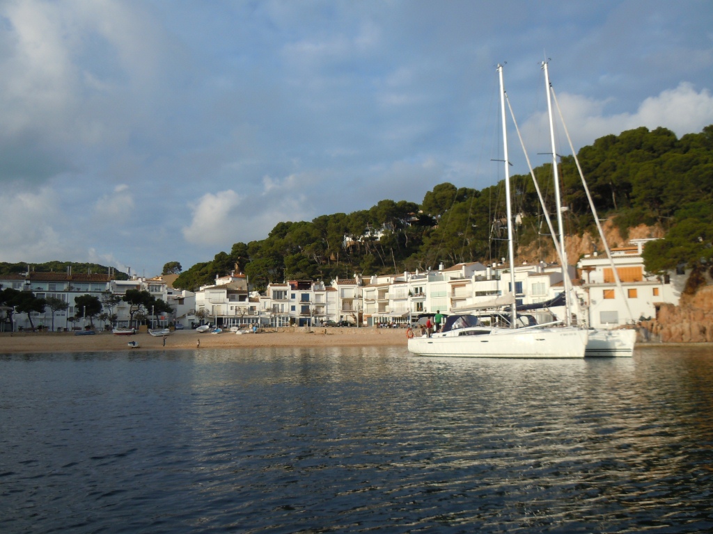 Vela Nomada Yacht Charter