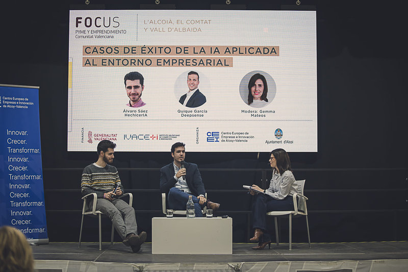 Mesa sobre IA en la empresa con Álvaro Sáez de HechicerIA y Quique García de Deepsense