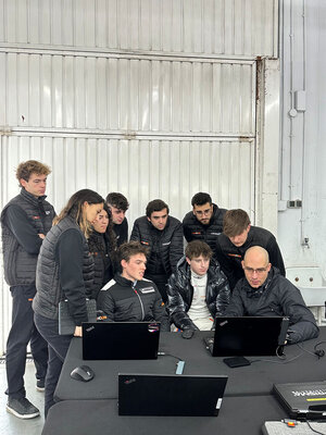 El alumnado en Motorsport pone en práctica sus competencias en un entorno real de competición