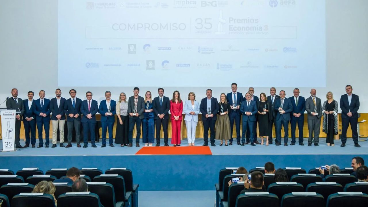 Econom�a 3 reconoce el talento, la innovaci�n y el liderazgo empresarial de Alicante en Ciudad de la Luz