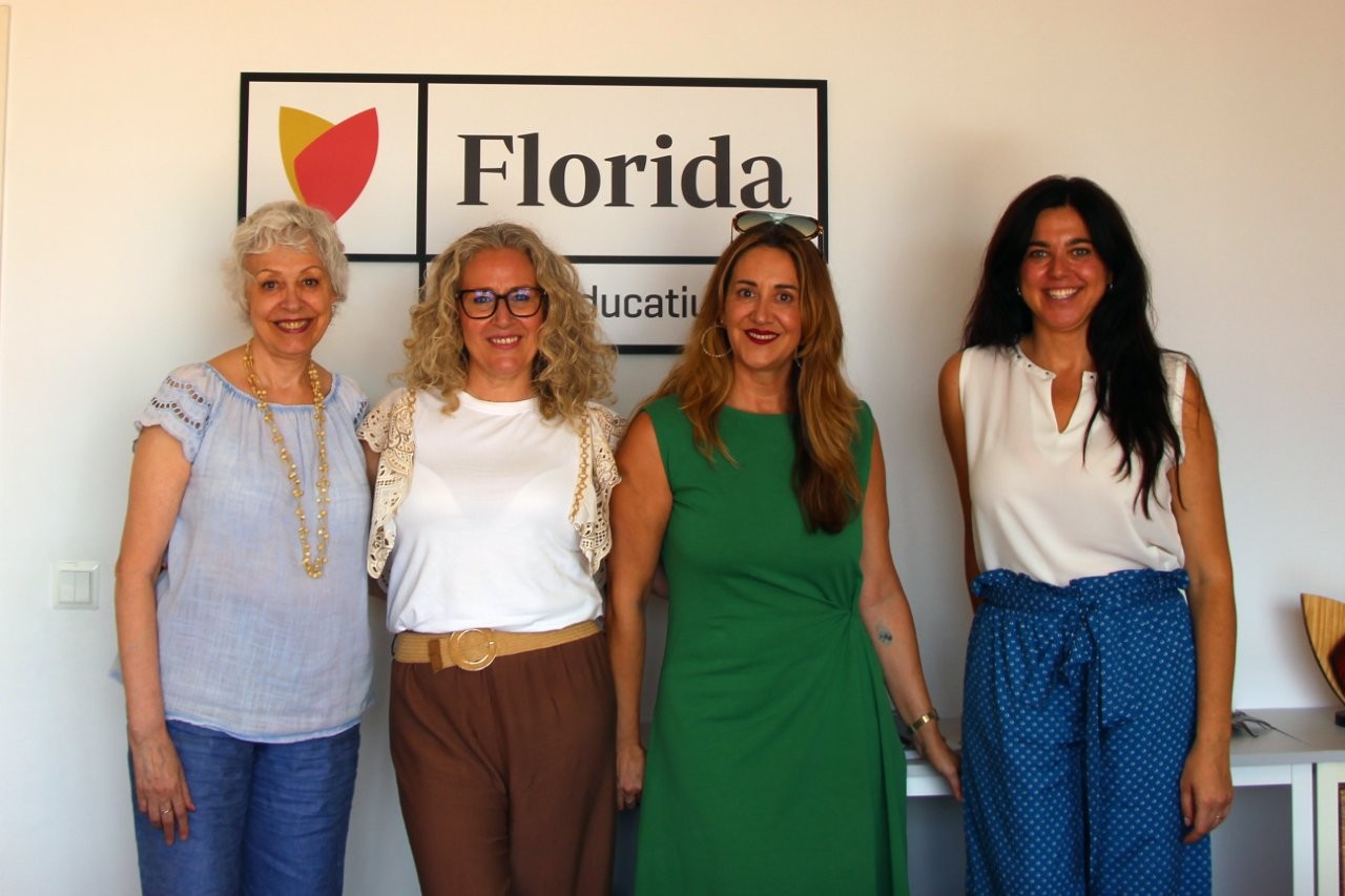 Florida Universitària firma un convenio de colaboración con la coach profesional María Chaqués