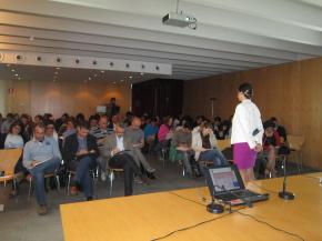 Adriana Rubio junto con los asistentes a la jornada