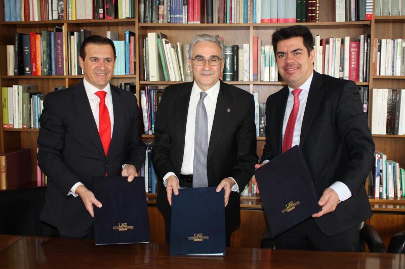 Nace la 1� C�tedra para Comerciales