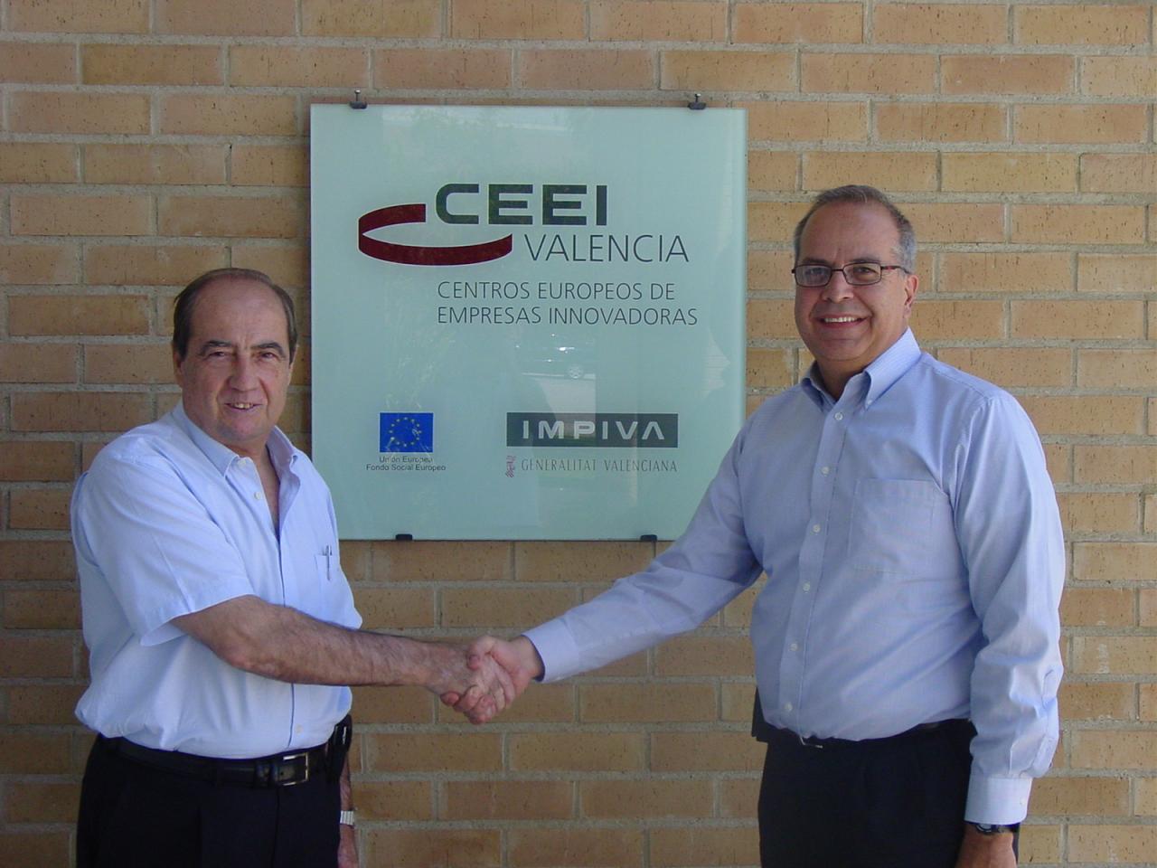 Jes�s Casanova (CEEI Valencia) y Eduardo Medina (Canacintra M�xico) 