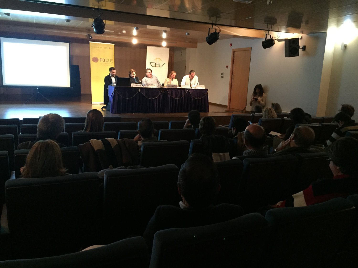 Sesi�n Nichos de creaci�n de empresas Focus  Pyme y Emprendimiento Utiel - Requena[;;;][;;;]