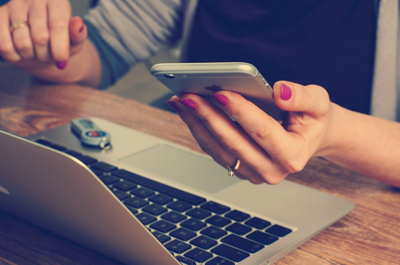 ¿Por qué se debe utilizar la tecnología en los negocios?