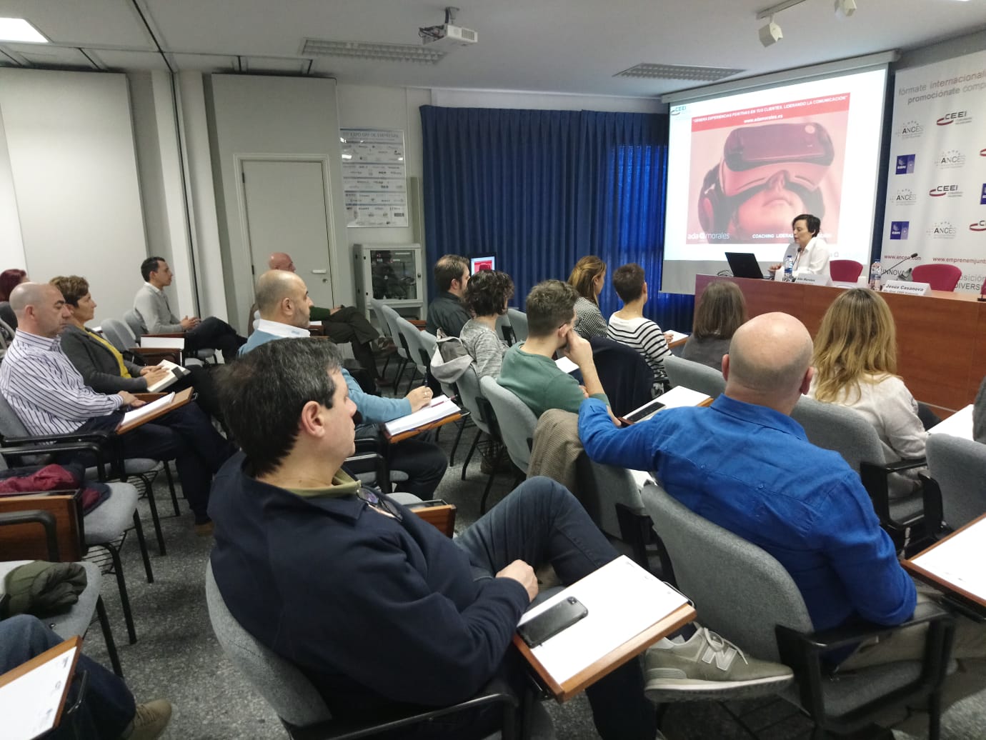Jornada Genera experiencias positivas en tus clientes, liderando la comunicaci�n[;;;][;;;]- 1