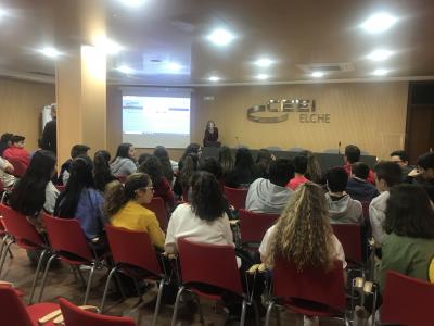 El colegio Franciscanas de Alicante visita el CEEI Elche