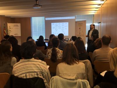Jornada informativa programa MOVE UP! Emprende con �xito (2)