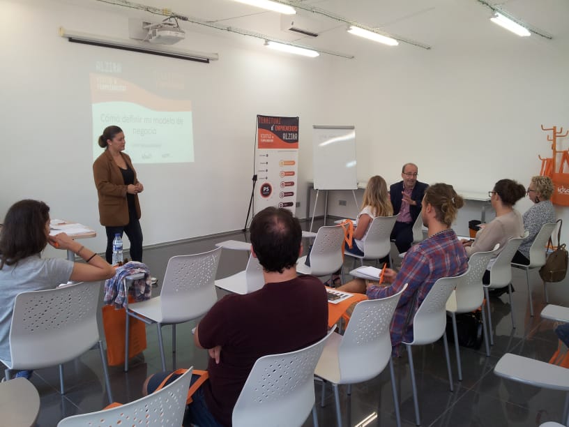 Inicio programa Forma Empr�n en Alzira (2)[;;;][;;;]