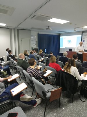 Asistentes a la jornada sobre estr�s laboral