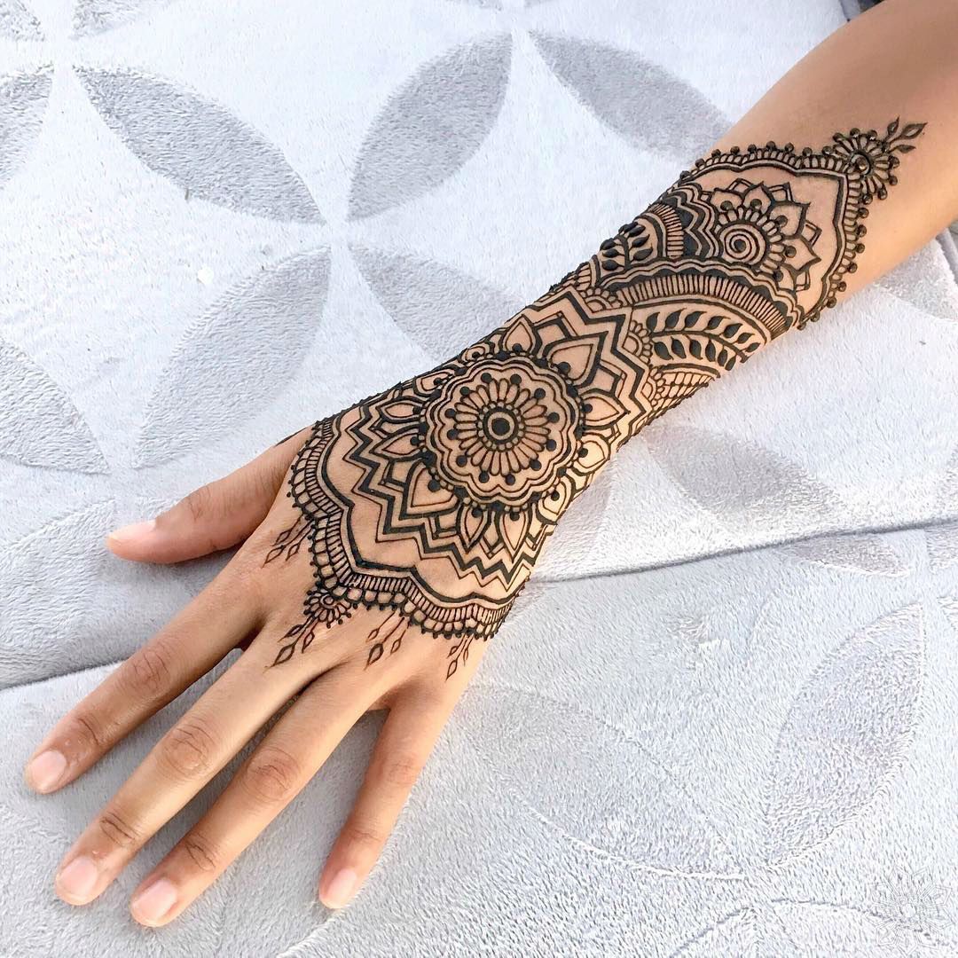 ¿Qué son los tatuajes de henna y para qué sirven?